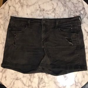 Old Navy boyfriend mid-rise jean shorts used